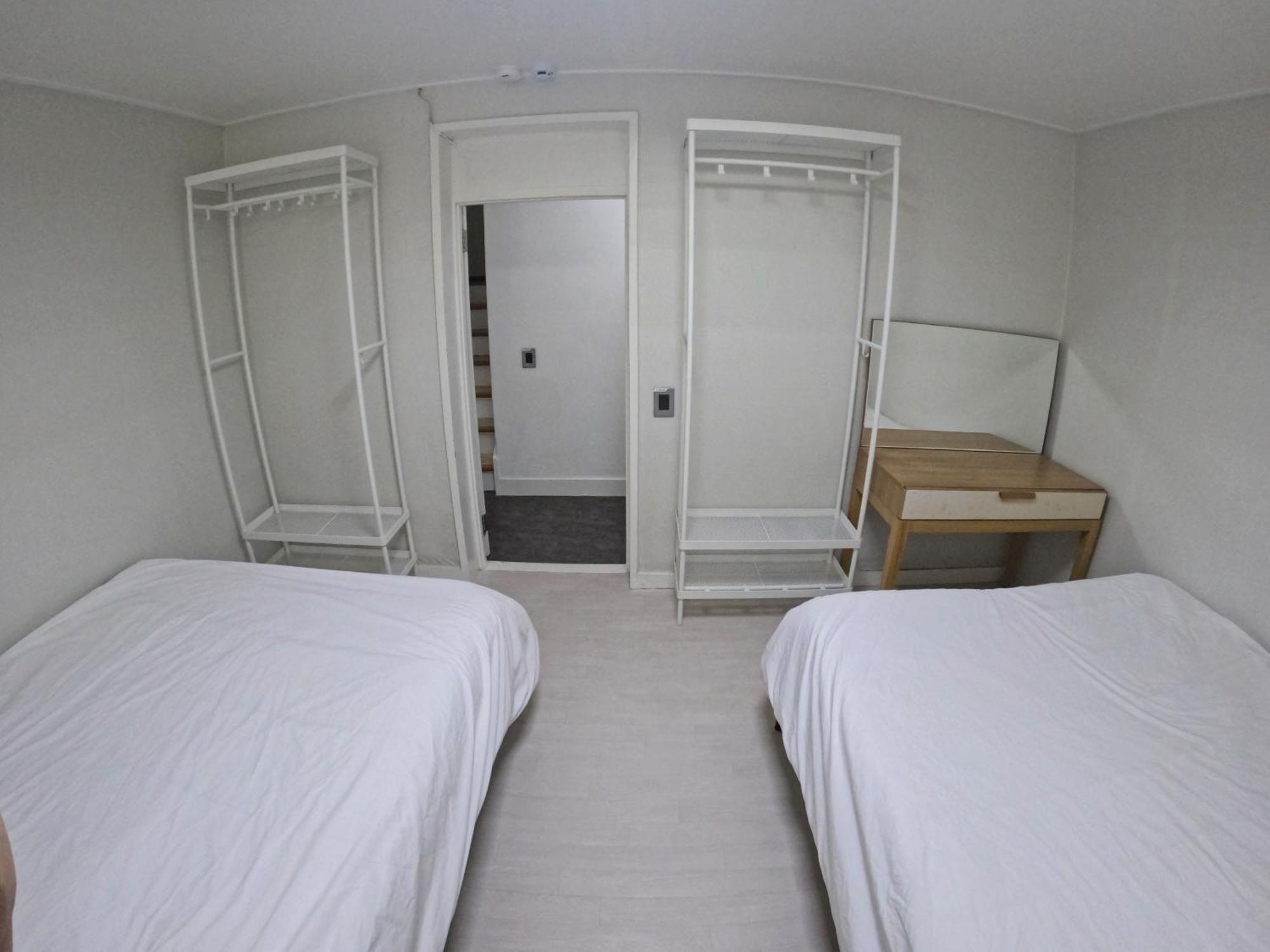 Homestay Station Jin's House *